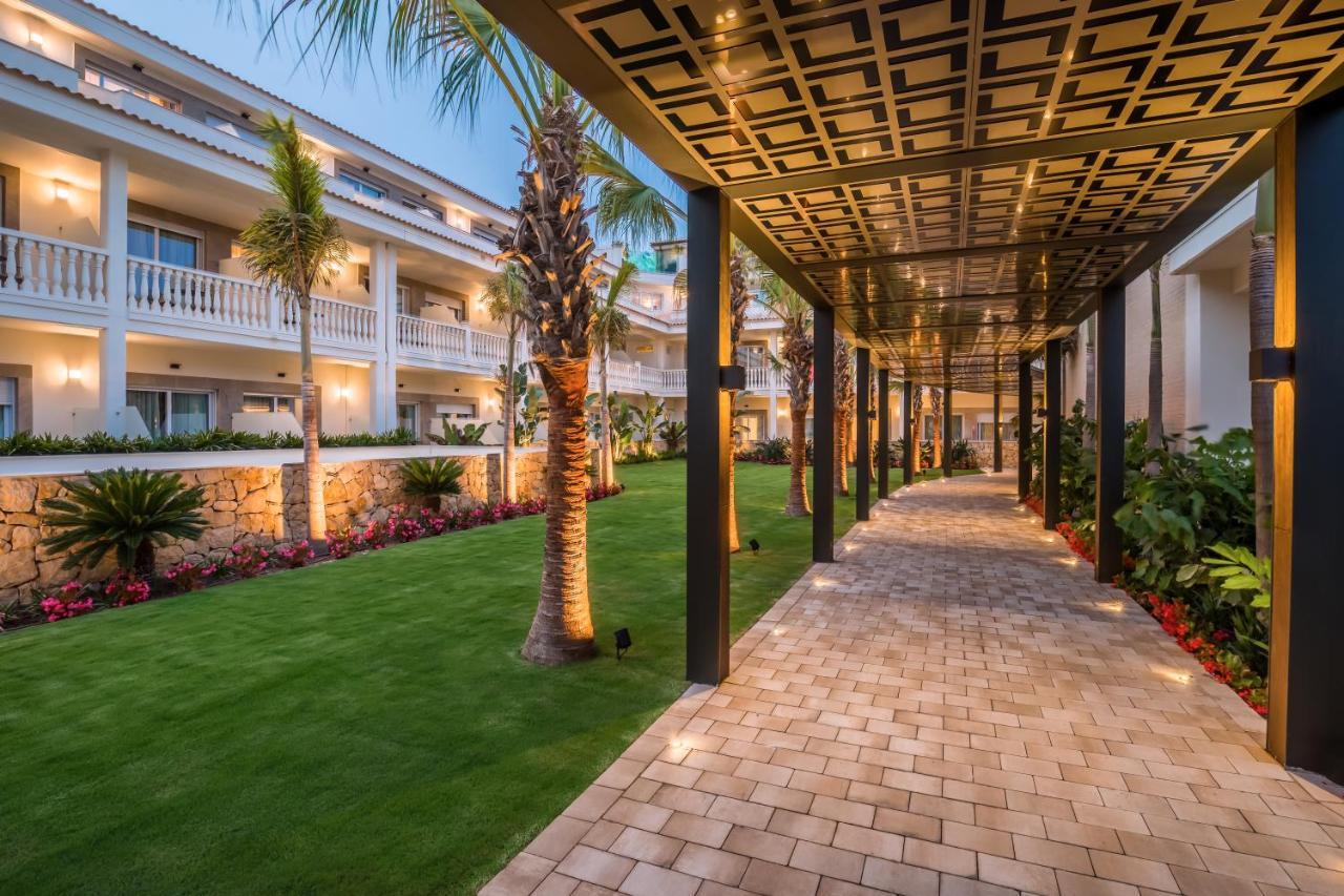 Barcelo La Nucia Palms Hotell Eksteriør bilde The resort's main walkway