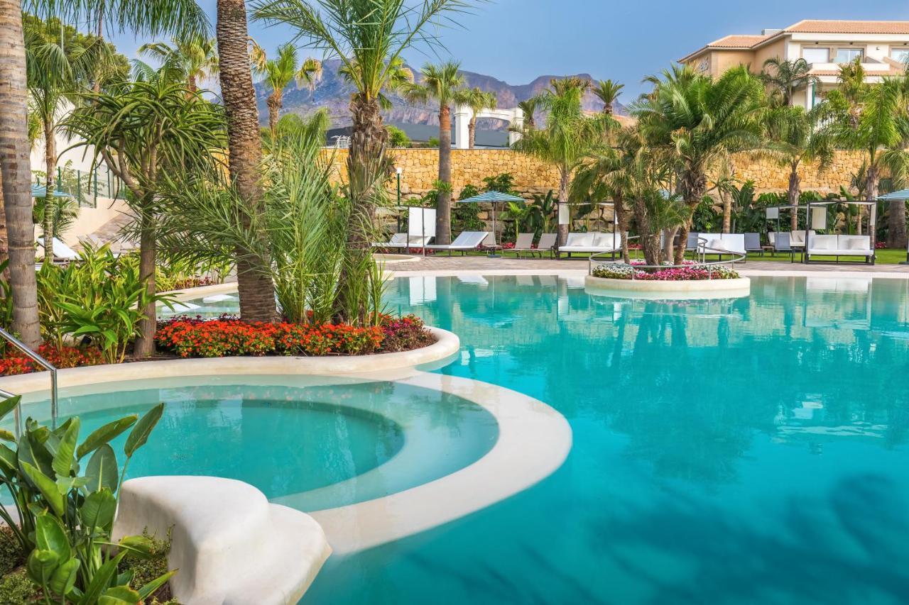 Barcelo La Nucia Palms Hotell Eksteriør bilde The swimming pool at the hotel